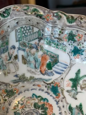 A Chinese Canton famille rose gilt-decorated cup and saucer and a famille verte tazza, 19th C. — photo 25
