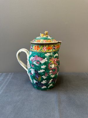 A Chinese Canton famille rose green-ground 'dragon' jug and a 'Seven Sages of the Bamboo Grove' plate, 19th C. — 照片 14