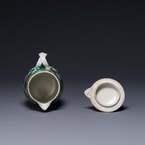 A Chinese Canton famille rose green-ground 'dragon' jug and a 'Seven Sages of the Bamboo Grove' plate, 19th C. — 照片 4