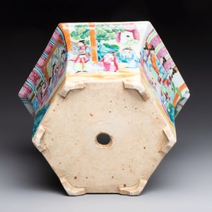 A Chinese Canton famille rose hexagonal planter and stand with narrative design — photo 7