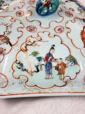 A Chinese Canton famille rose hexagonal tureen and cover, Qianlong — foto 20