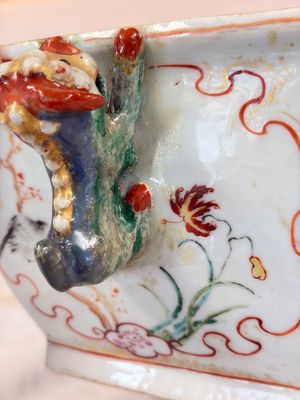 A Chinese Canton famille rose hexagonal tureen and cover, Qianlong — foto 6