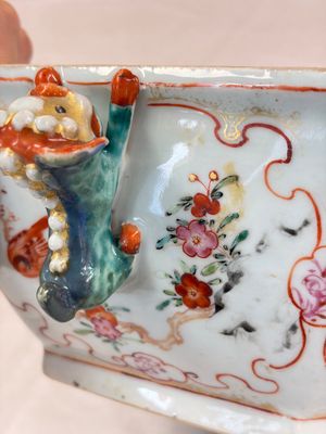 A Chinese Canton famille rose hexagonal tureen and cover, Qianlong — foto 10