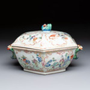 A Chinese Canton famille rose hexagonal tureen and cover, Qianlong — foto 6