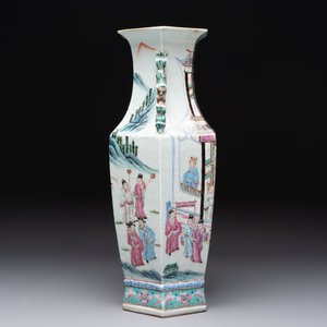 A Chinese Canton famille rose hexagonal vase with narrative design, 19th C. — photo 2