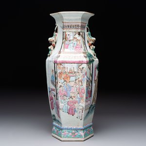 A Chinese Canton famille rose hexagonal vase with narrative design, 19th C. — photo 3