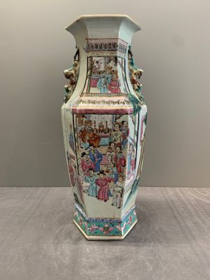 A Chinese Canton famille rose hexagonal vase with narrative design, 19th C. — photo 1