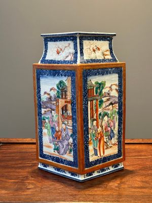 A Chinese Canton famille rose lozenge-shaped 'Mandarin subject' vase, Qianlong — photo 2