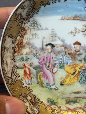 A Chinese Canton famille rose 'mandarin subject' covered teapot and a pair of saucers, Qianlong — photo 4