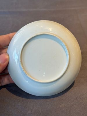 A Chinese Canton famille rose 'mandarin subject' covered teapot and a pair of saucers, Qianlong — photo 8