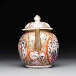 A Chinese Canton famille rose 'mandarin subject' covered teapot and a pair of saucers, Qianlong — photo 5