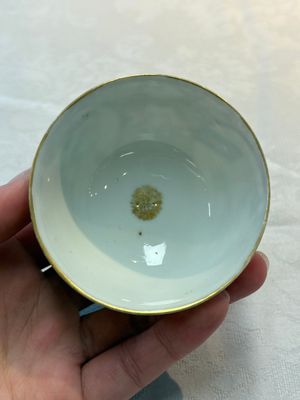 A Chinese Canton famille rose 'mandarin subject' cup and saucer, Qianlong — foto 9