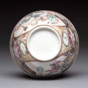 A Chinese Canton famille rose 'mandarin subject' cup and saucer, Qianlong — foto 9