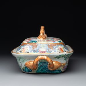 A Chinese Canton famille rose 'mandarin subject' oval dish, a strainer, a covered tureen and stand, 19th C. — 照片 3