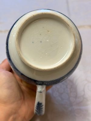 A Chinese Canton famille rose 'Mandarin Subject' tankard, Qianlong — photo 16