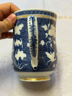 A Chinese Canton famille rose 'Mandarin Subject' tankard, Qianlong — photo 4