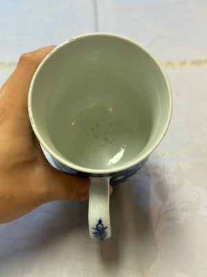 A Chinese Canton famille rose 'Mandarin Subject' tankard, Qianlong — photo 6
