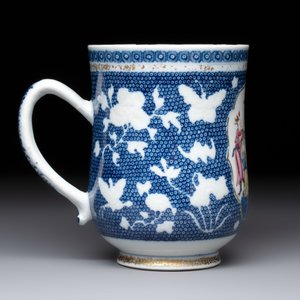 A Chinese Canton famille rose 'Mandarin Subject' tankard, Qianlong — photo 5
