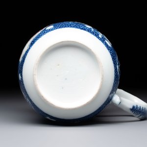A Chinese Canton famille rose 'Mandarin Subject' tankard, Qianlong — photo 7