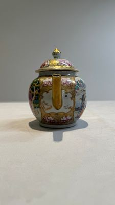 A Chinese Canton famille rose 'mandarin subject' teapot, Qianlong — photo 2