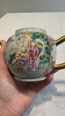A Chinese Canton famille rose 'mandarin subject' teapot, Qianlong — photo 10
