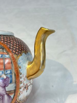 A Chinese Canton famille rose 'mandarin subject' teapot, Qianlong — photo 16