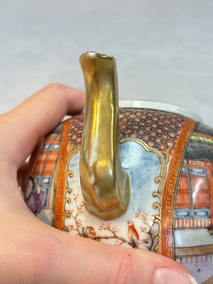 A Chinese Canton famille rose 'mandarin subject' teapot, Qianlong — photo 17