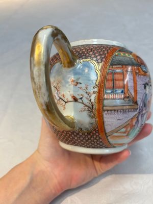 A Chinese Canton famille rose 'mandarin subject' teapot, Qianlong — photo 4
