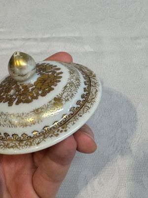 A Chinese Canton famille rose 'mandarin subject' teapot, Qianlong — photo 17