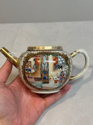 A Chinese Canton famille rose 'mandarin subject' teapot, Qianlong — photo 1