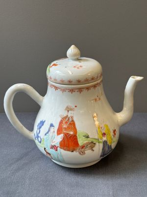 A Chinese Canton famille rose 'mandarin subject' tureen and cover on stand and a teapot and cover, Qianlong — photo 23