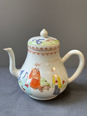 A Chinese Canton famille rose 'mandarin subject' tureen and cover on stand and a teapot and cover, Qianlong — photo 25