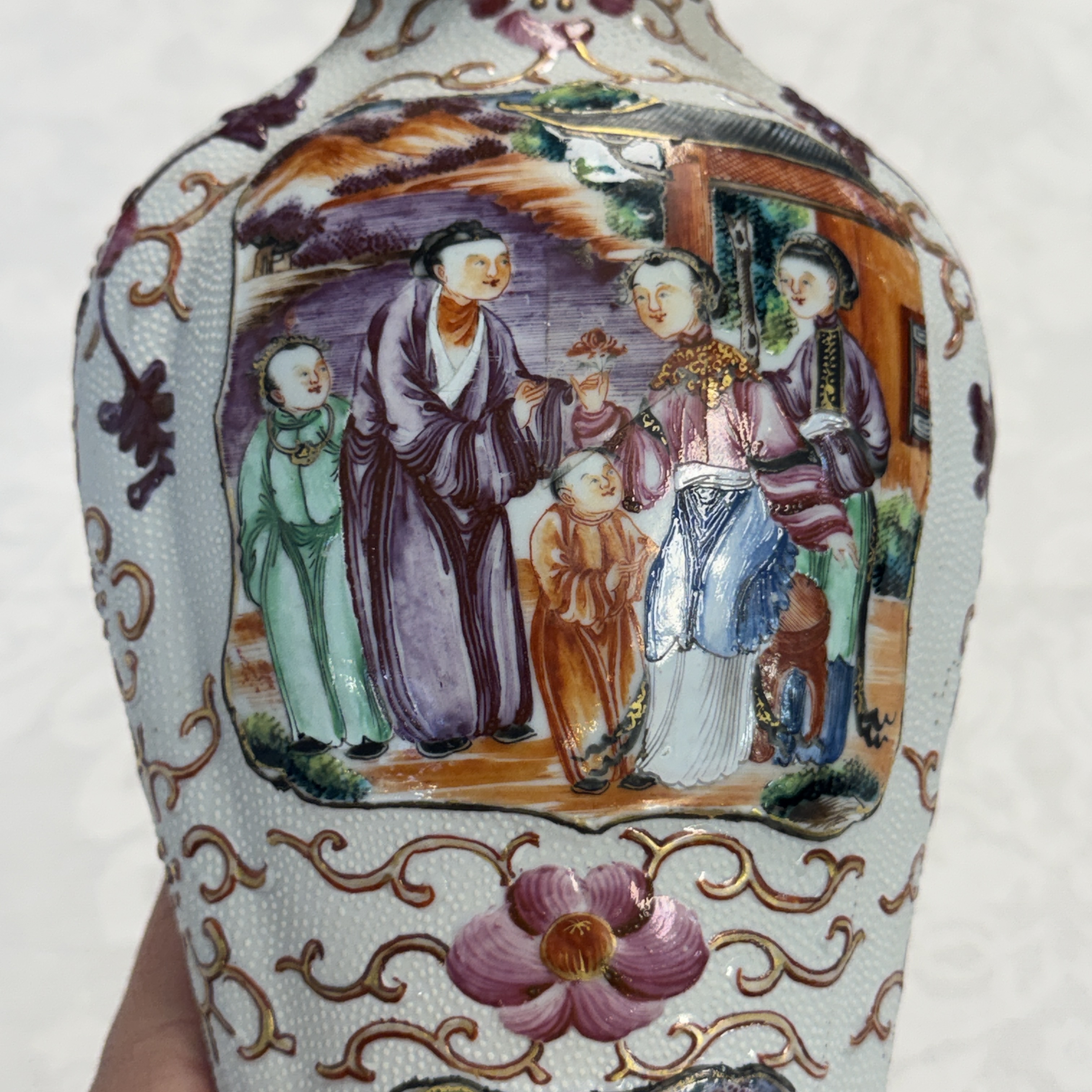 A Chinese Canton famille rose 'Mandarin Subject' vase — photo 5