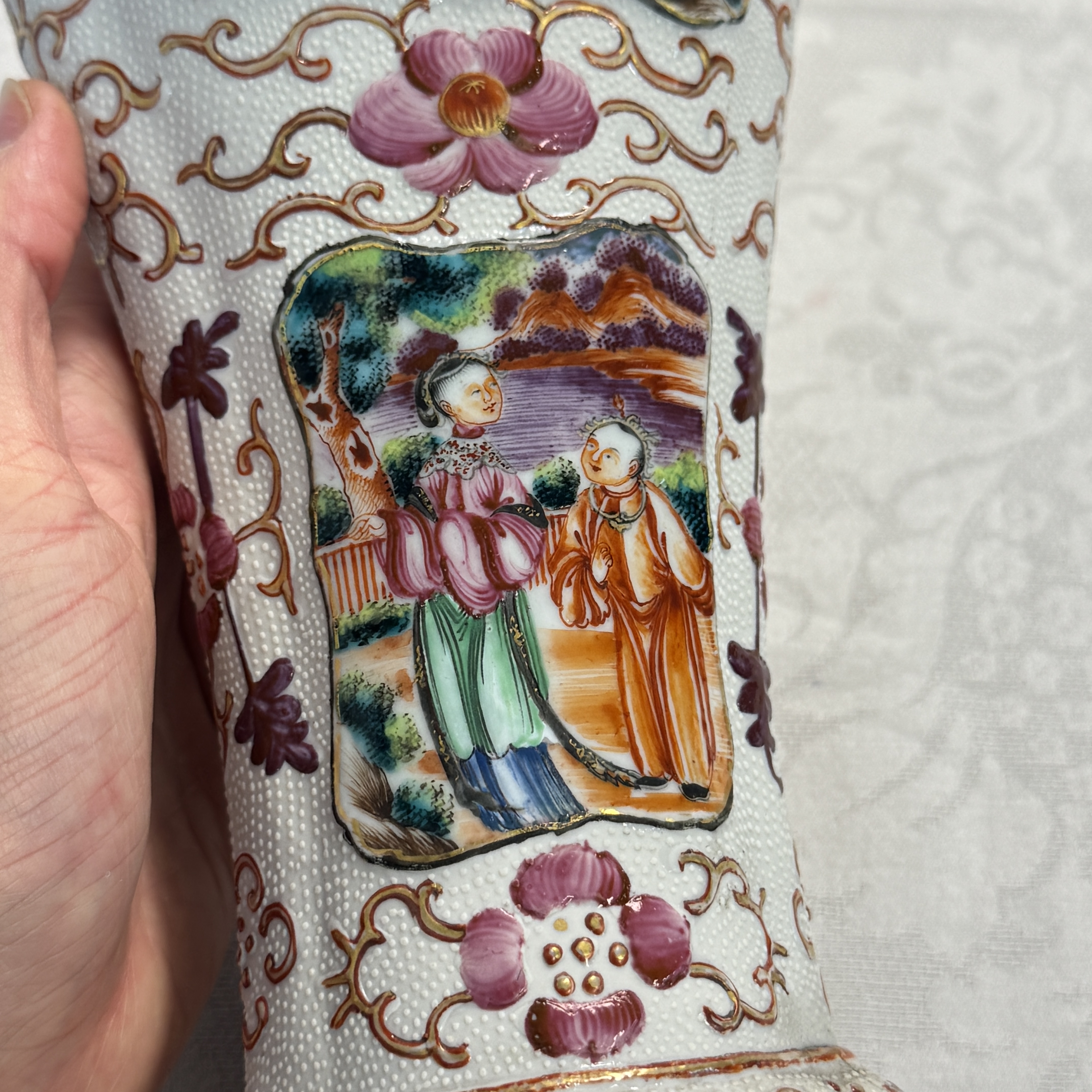 A Chinese Canton famille rose 'Mandarin Subject' vase — photo 6