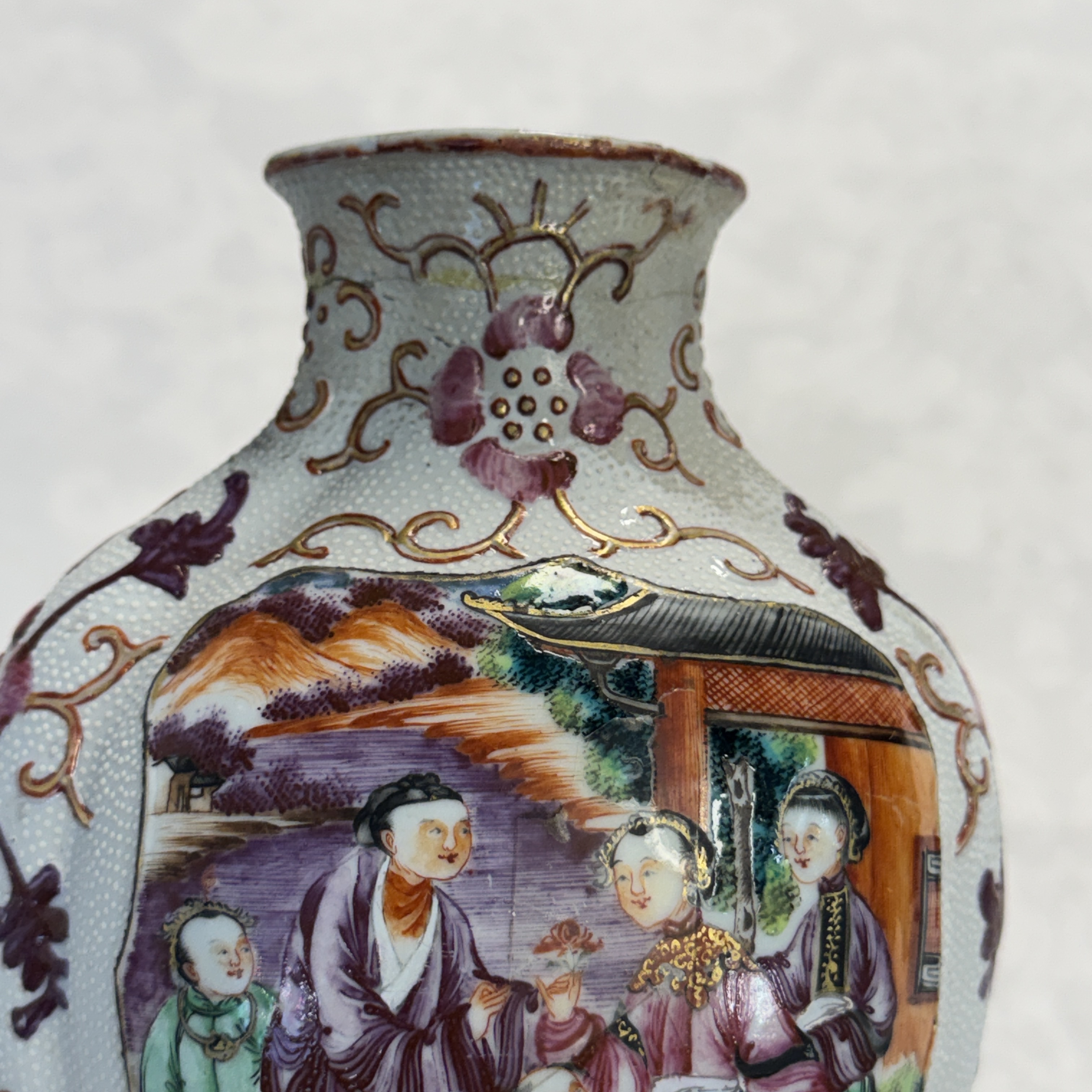 A Chinese Canton famille rose 'Mandarin Subject' vase — photo 7