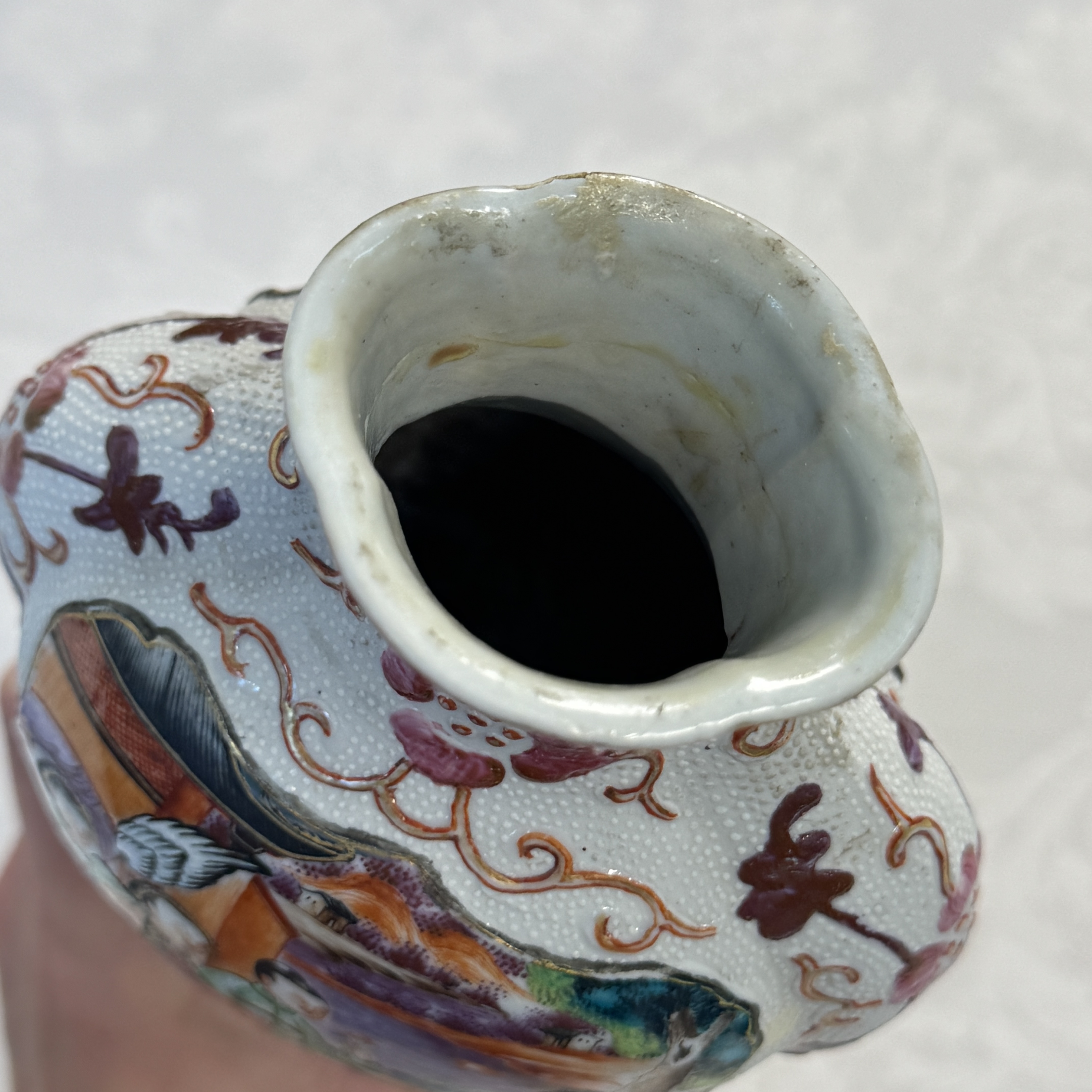 A Chinese Canton famille rose 'Mandarin Subject' vase — photo 11