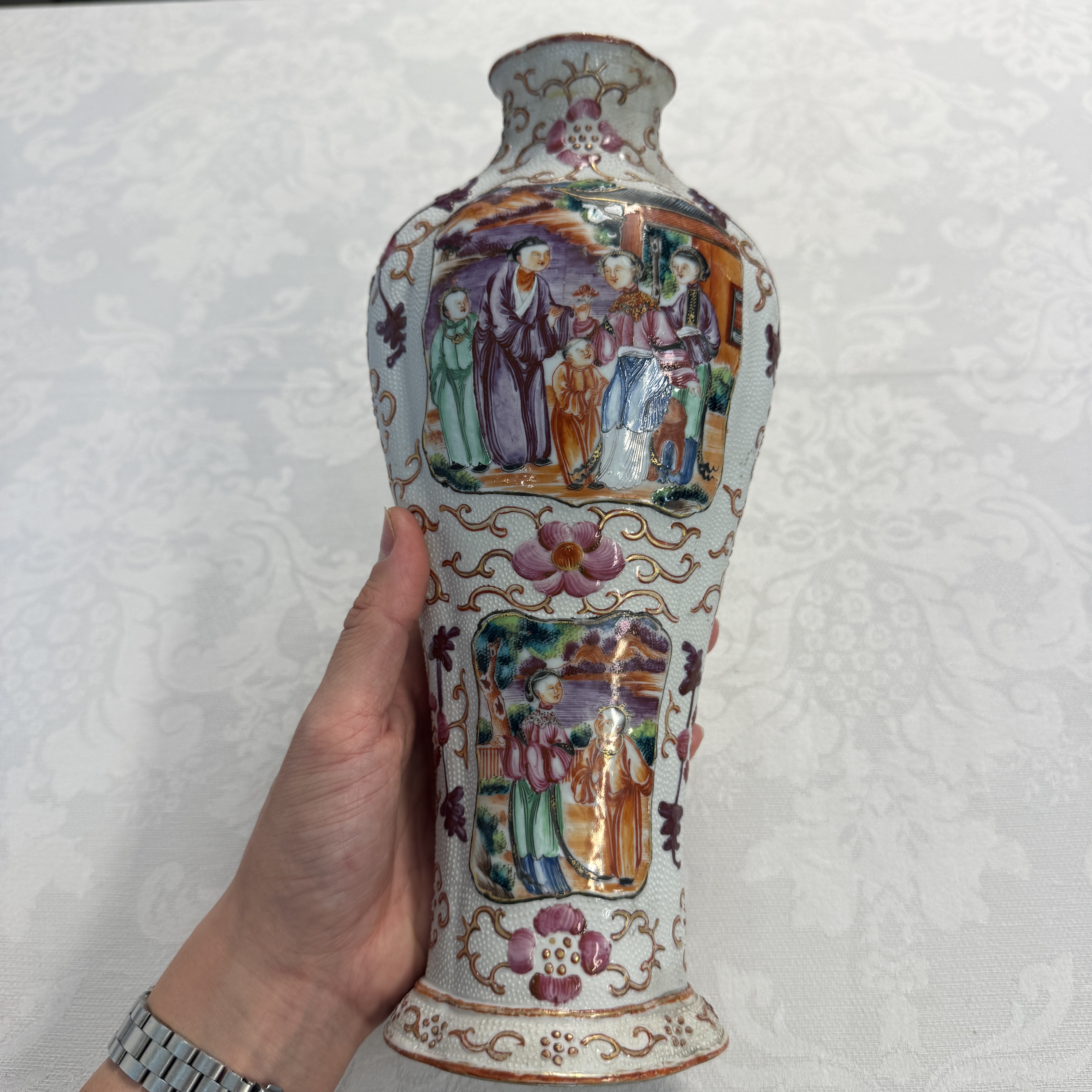 A Chinese Canton famille rose 'Mandarin Subject' vase — photo 1