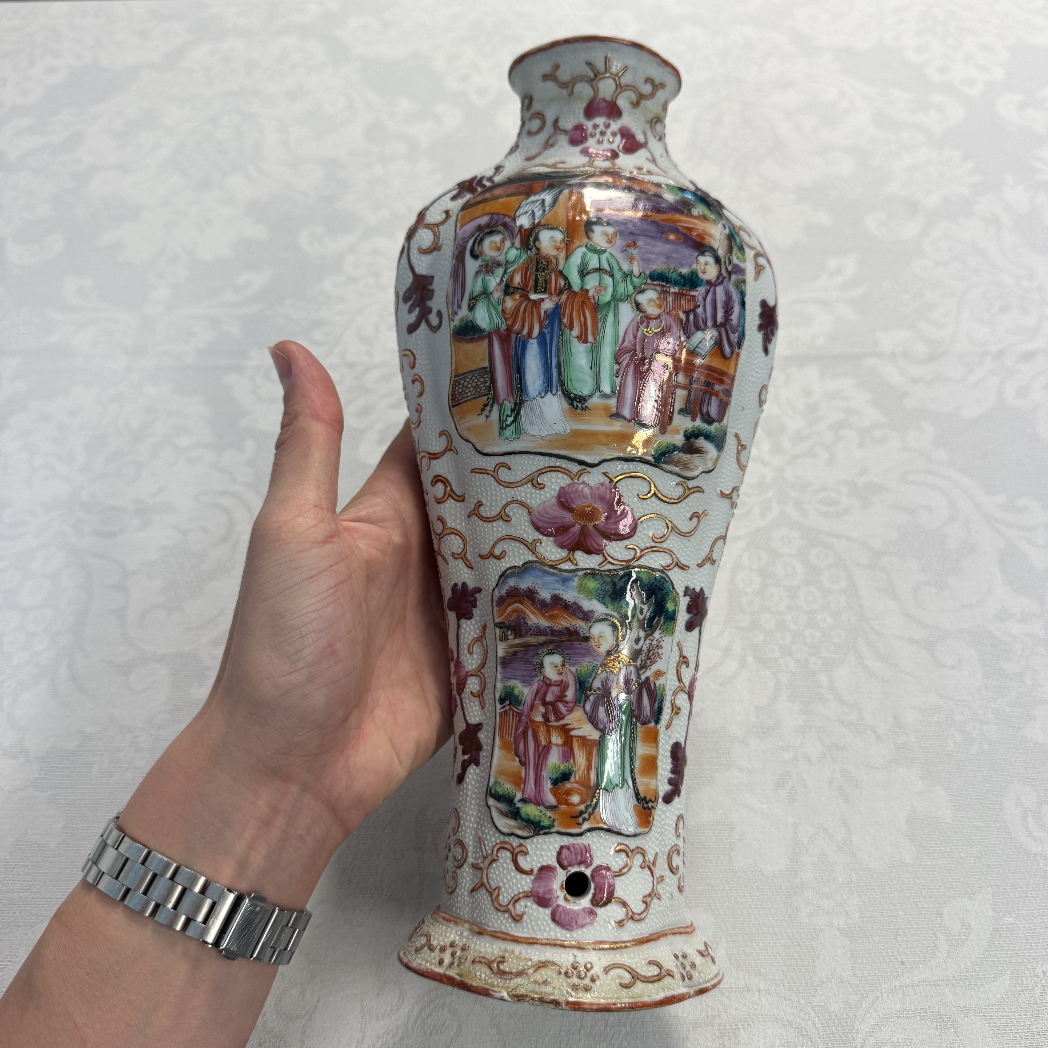 A Chinese Canton famille rose 'Mandarin Subject' vase — photo 3