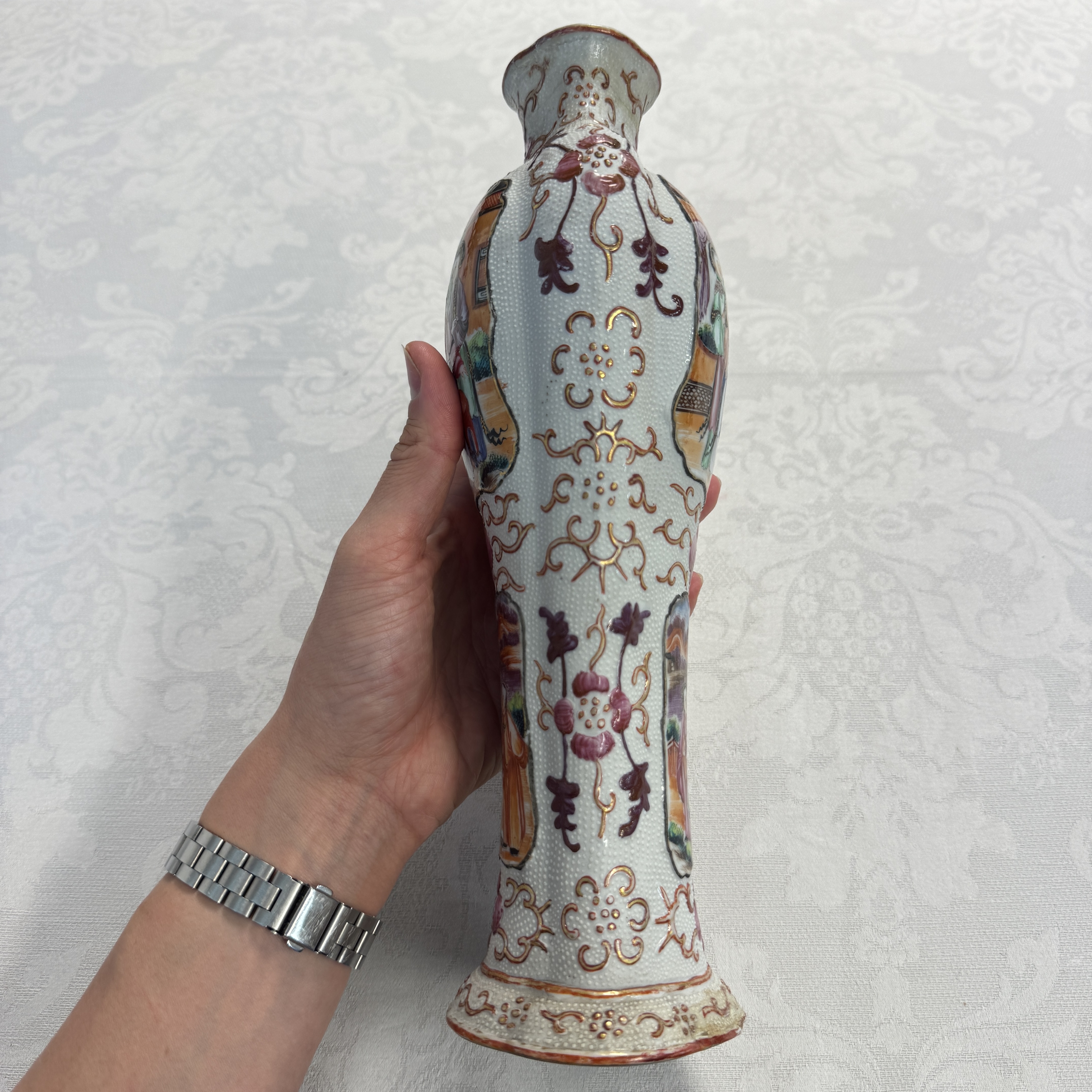 A Chinese Canton famille rose 'Mandarin Subject' vase — photo 4
