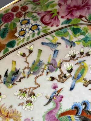 A Chinese Canton famille rose 'phoenix' tazza, 19th C. — photo 4