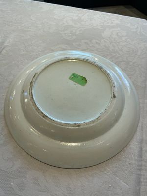 A Chinese Canton famille rose plate, a famille rose vase and a saucer, Qianlong and later — photo 15