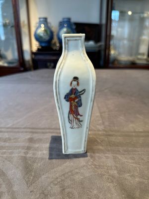 A Chinese Canton famille rose 'San Niang Jiao Zi 三娘教子' vase, Qianlong — foto 4