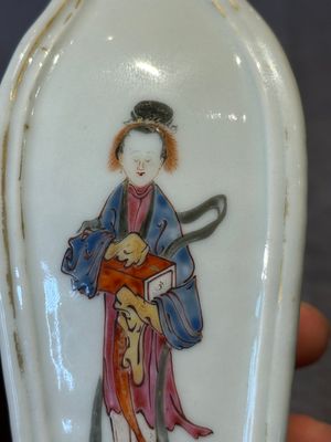 A Chinese Canton famille rose 'San Niang Jiao Zi 三娘教子' vase, Qianlong — foto 6