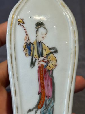 A Chinese Canton famille rose 'San Niang Jiao Zi 三娘教子' vase, Qianlong — foto 8