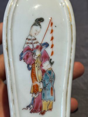 A Chinese Canton famille rose 'San Niang Jiao Zi 三娘教子' vase, Qianlong — foto 9