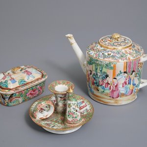 A Chinese Canton famille rose teapot, a candle holder and box and cover, 19th C. — 照片 1