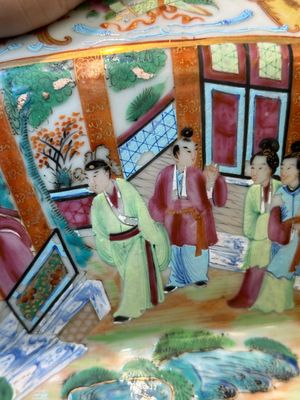 A Chinese Canton famille rose tureen and cover and a matching plate, 19th C. — 照片 25