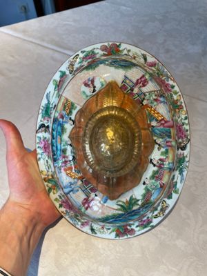 A Chinese Canton famille rose tureen and cover with narrative design, 19th C. — 照片 5