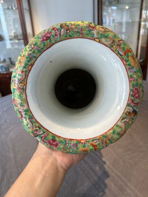 A Chinese Canton famille rose 'Wu Shuang Pu' vase, 19th C. — foto 5