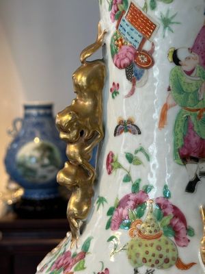 A Chinese Canton famille rose 'Wu Shuang Pu' vase, 19th C. — foto 6